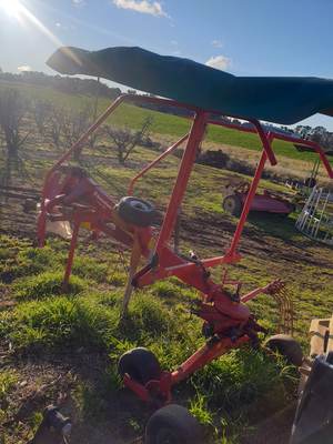 Kverneland Taarup 750 Rotary Hay Rake