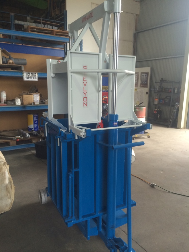 Woolpress - Minimatic Style 240 Volt, Fully Refurbished with 2 year Warranty 