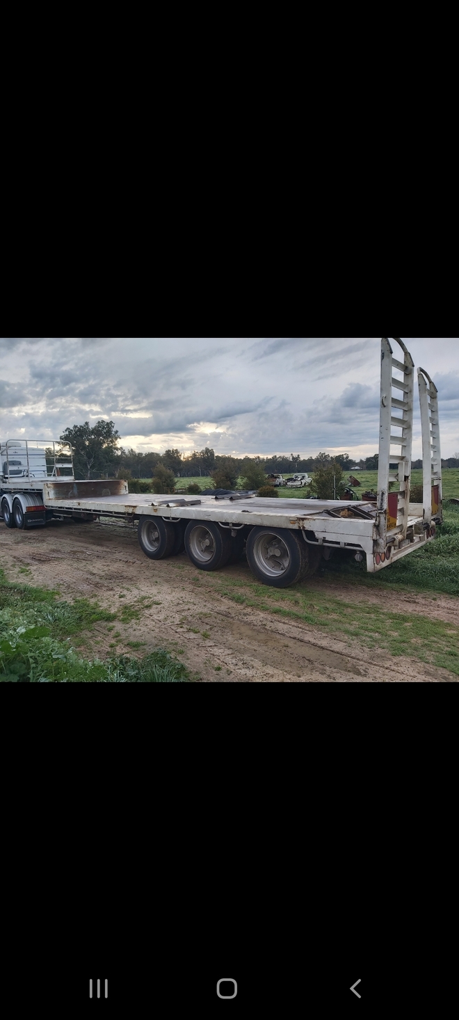 1993 Tostra Drop Deck with ramps 