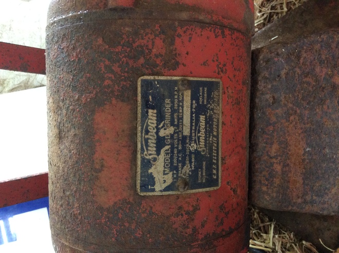 Under Auction - Sunbeam Double Ended Grinder- 2% + GST Buyers Premium On All Lots 