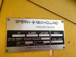 1985 New Holland 8080 Header