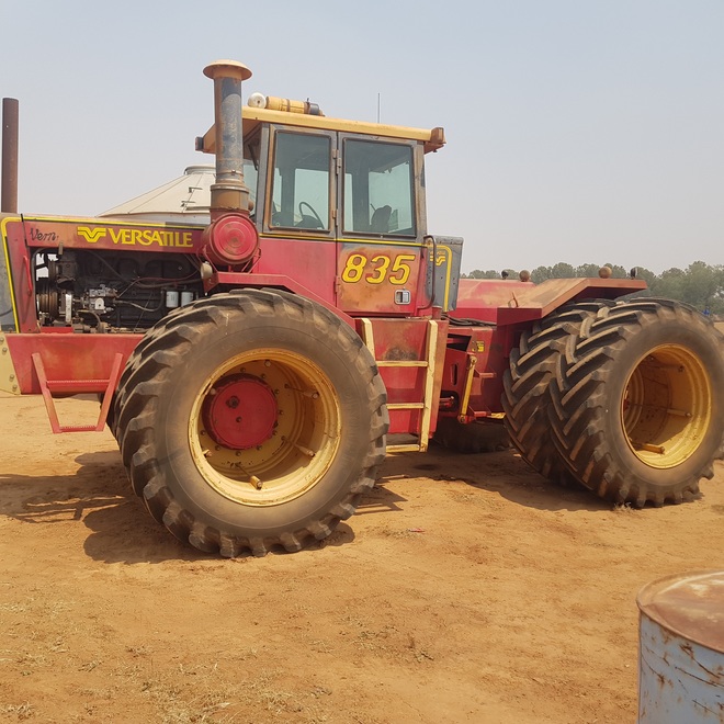 Versatile 835 4WD Tractor 1980 250hp