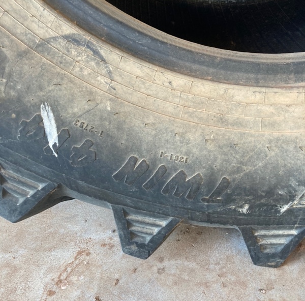 Trelleborg TWIN 414 850/60-38