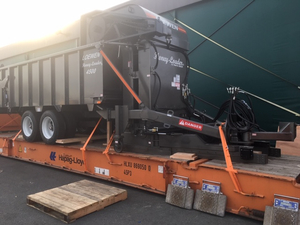 Loewen Honey Loader Feed & Manure Scraper & Collector