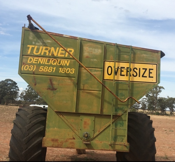 15-17 ton Chaser Bin For Sale w Hyd fold auger