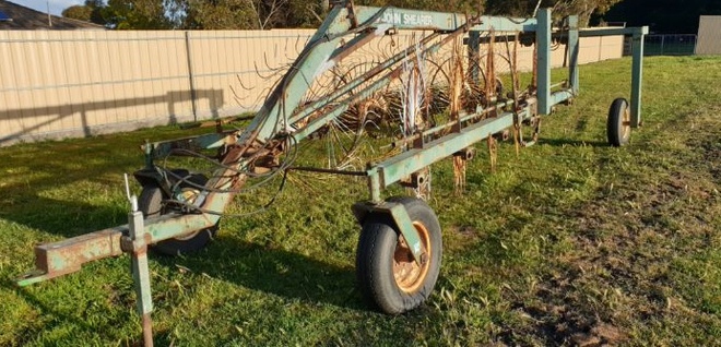 10 Wheel John Shearer V Rake