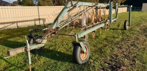 10 Wheel John Shearer V Rake