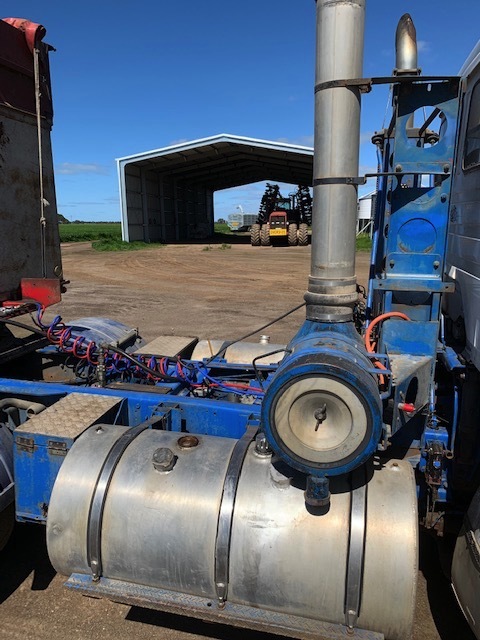 Under Auction - Mercedes 2233 Prime Mover 