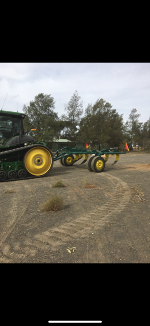 9 Tyne deep Rhino ripper.