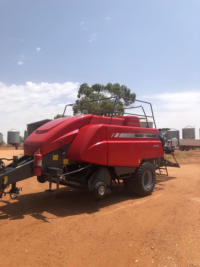 Massey Ferguson 2170 Baler