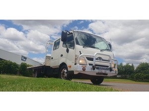 2012 HINO 717- 300 SERIES TRAY
