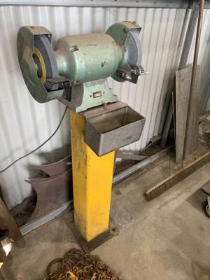 Under Auction (A126) - Bench Grinder - 2% + GST Buyers Premium on all lots (Seymour)