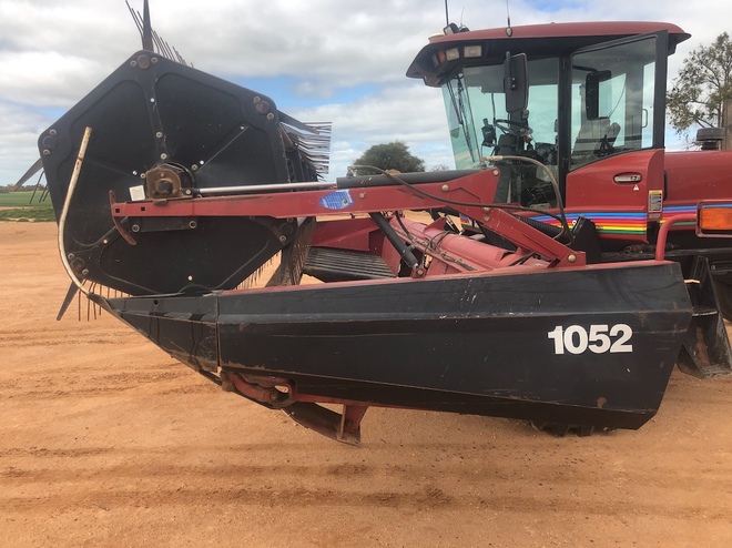  2001 MacDon 9350 Windrower with 2 x Front