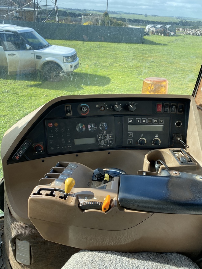 John Deere 8400 Tractor  1997