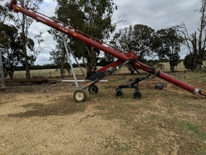Meridian 12-39 Self Propelled Auger