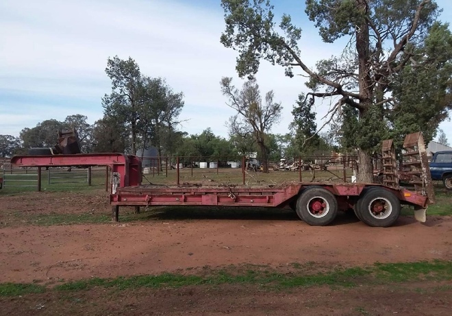 Britstand machinery float