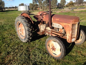 FERGUSON TED20 PETROL/KERO 1952