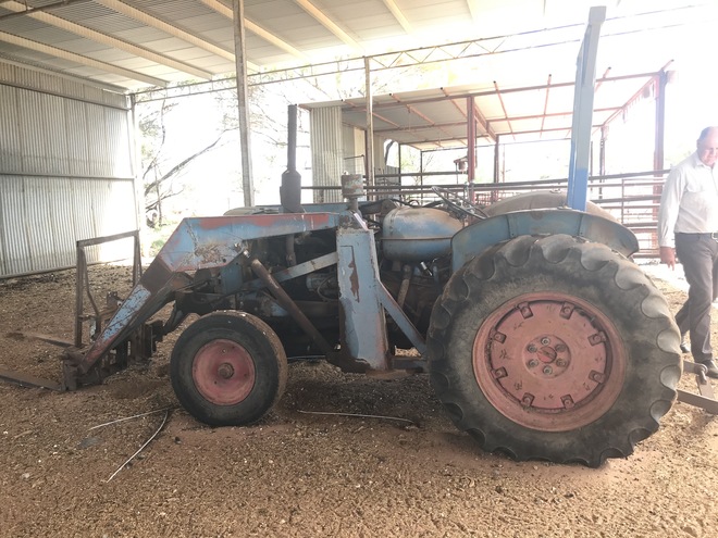 (A134) - Ford Tractor with 3PL and Forks
