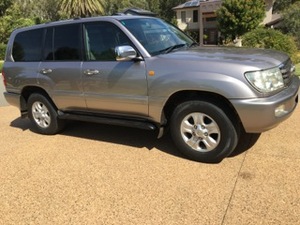LANDCRUISER SAHARA 4x4 AUTOMATIC 4.7 L V8