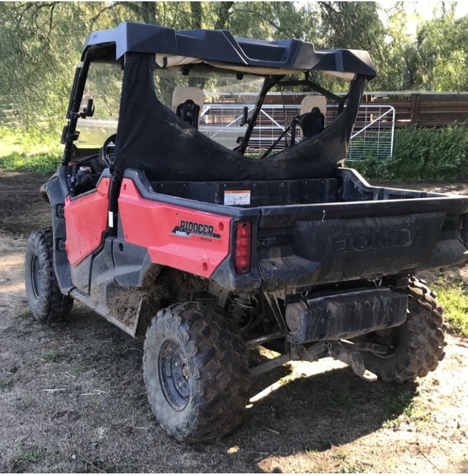 Honda Pioneer 1000 UTV