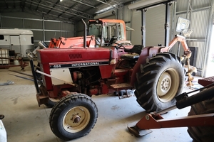 International 484 Tractor