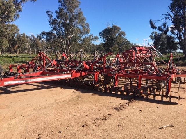 12m Horward Bagshaw Airseeder & 6000L Cart.