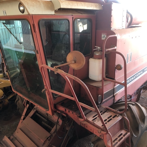 Case IH 1480 Header with 30ft 810 front and trailer