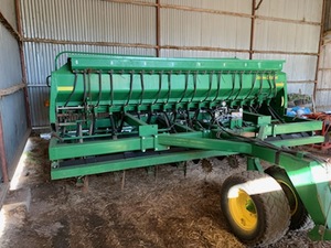 John Deere 1590 Disc Seeder