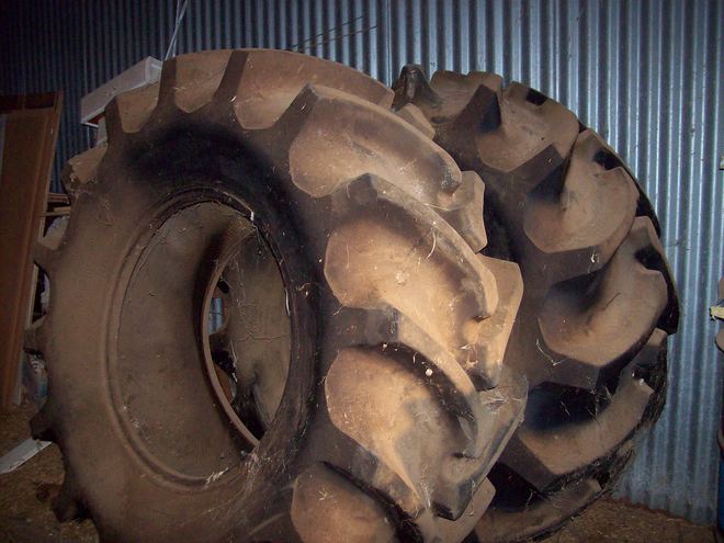 Firestone 24.5 x 32 Tyres