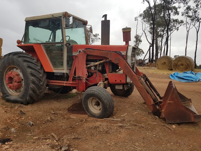 Massey Ferguson 2675 Tractor With Loader 