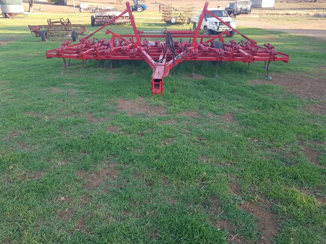 International 740 Scarifier. 21 ft