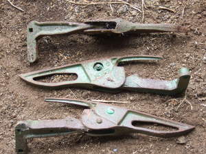 John Deere croplifters