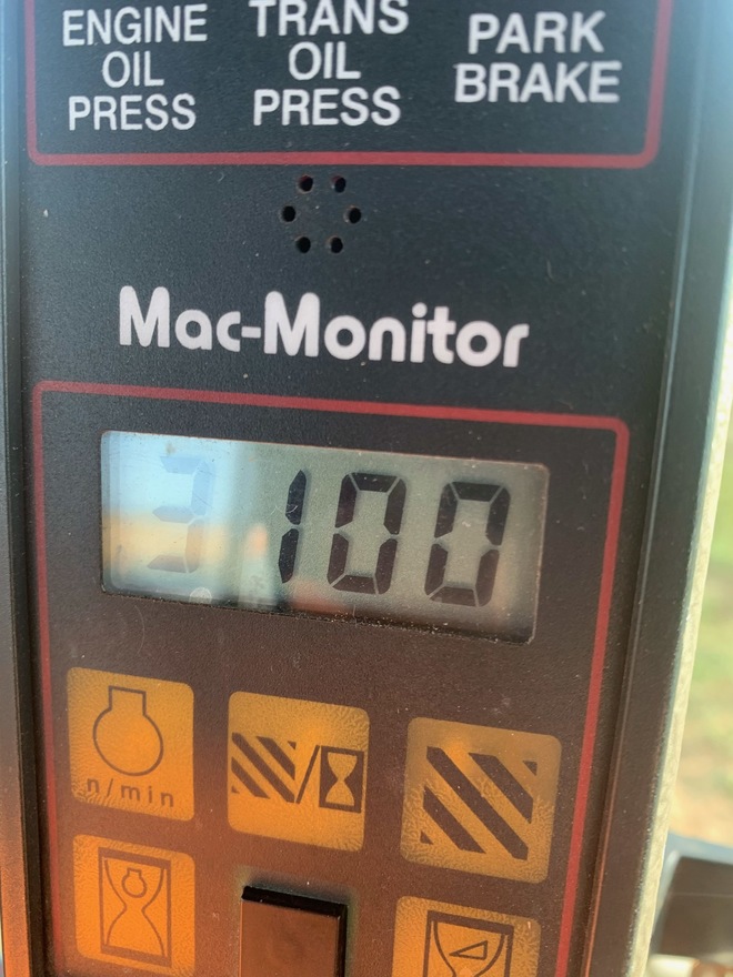MACDON 9352i WINDROWER