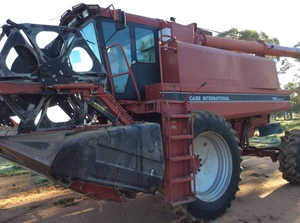 Case IH 1666 Header with 2 Fronts