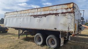 28ft chassis tipper with divider