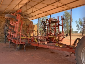 Horwood Bagshaw airseeder