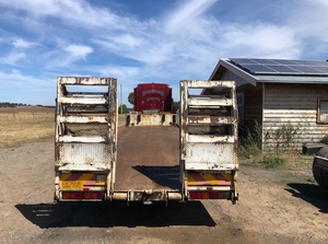 Haulmark 41ft Drop Deck Beaver Tail Trailer