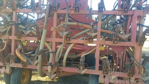 New Holland Airseeder 33ft 