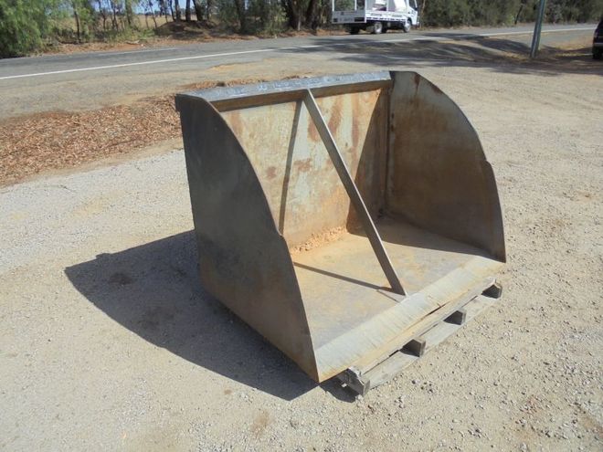 Under Auction - Bulk Loader Bucket - 2% Buyers Premium on all Lots