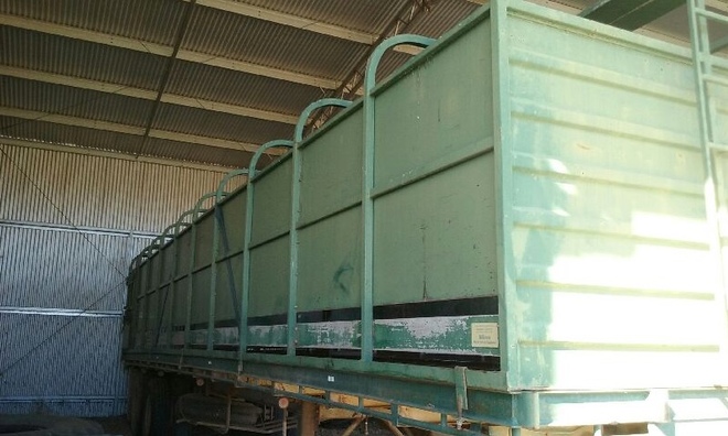McGrath 40 ft trailer with Hillcrest Cattle crate