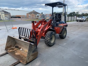 KUBOTA R420S LOADER WITH SCALES 2009 BUILD, 40 HP