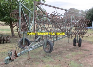 WANTED Hydraulic Lift & Fold Harrow Bar