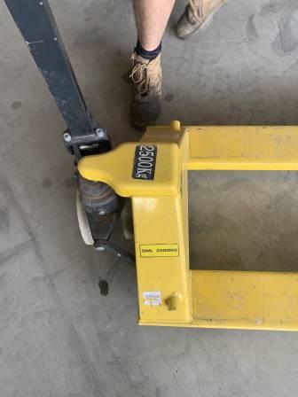 Under Auction (A126) - Pallet Jack  (Tooborac)