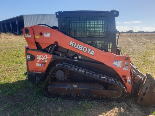 (A130) - Kubota SVL75 Skidsteer