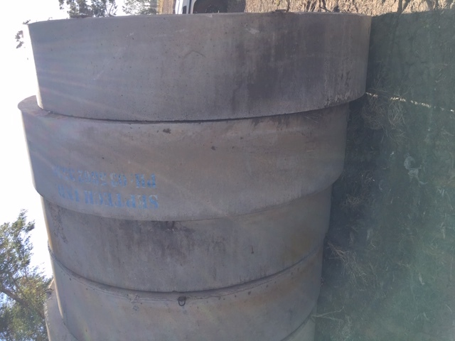 Under Auction - 10ft Concrete Trough - 2% Buyers Premium On All Lots 