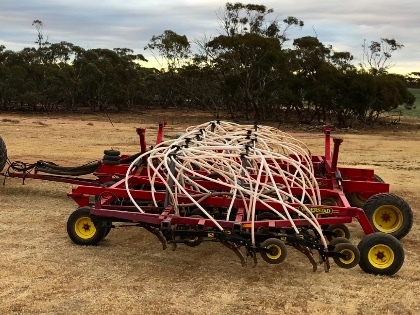 50' Seed Hawk Airseeder Bar