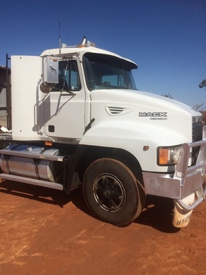 2002 Mack metroliner