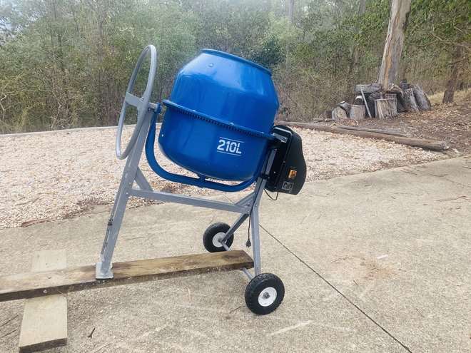 Concrete mixer - 210L