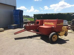 New Holland 568 Small Square Baler