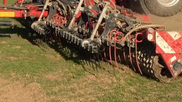 2016 4AG 6300 Titan Roller Drill Air Seeder. 